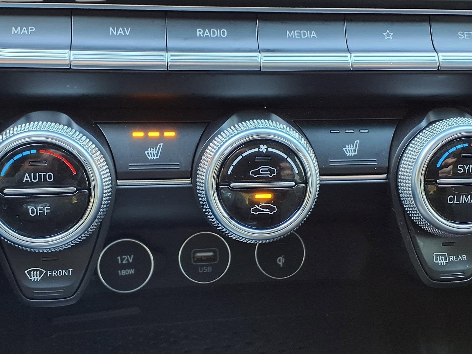 2022 Genesis G70 2.0T