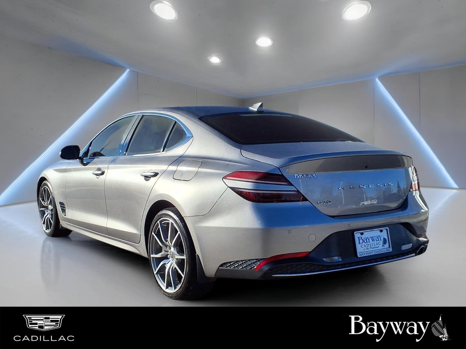 2022 Genesis G70 2.0T