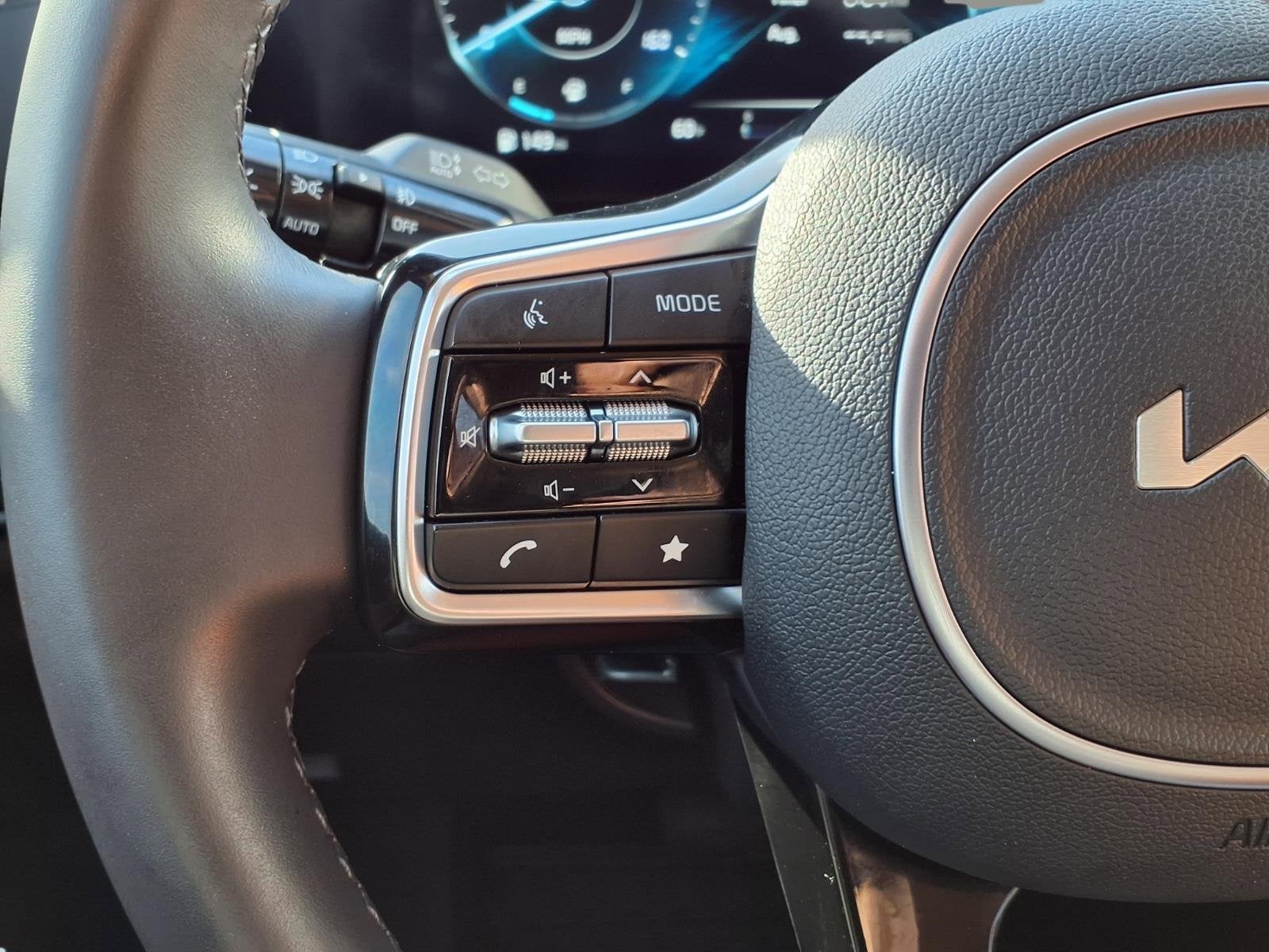 2024 Kia Carnival SX