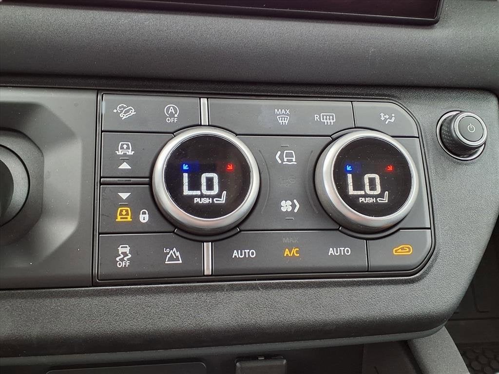 2023 Land Rover Defender X-Dynamic SE