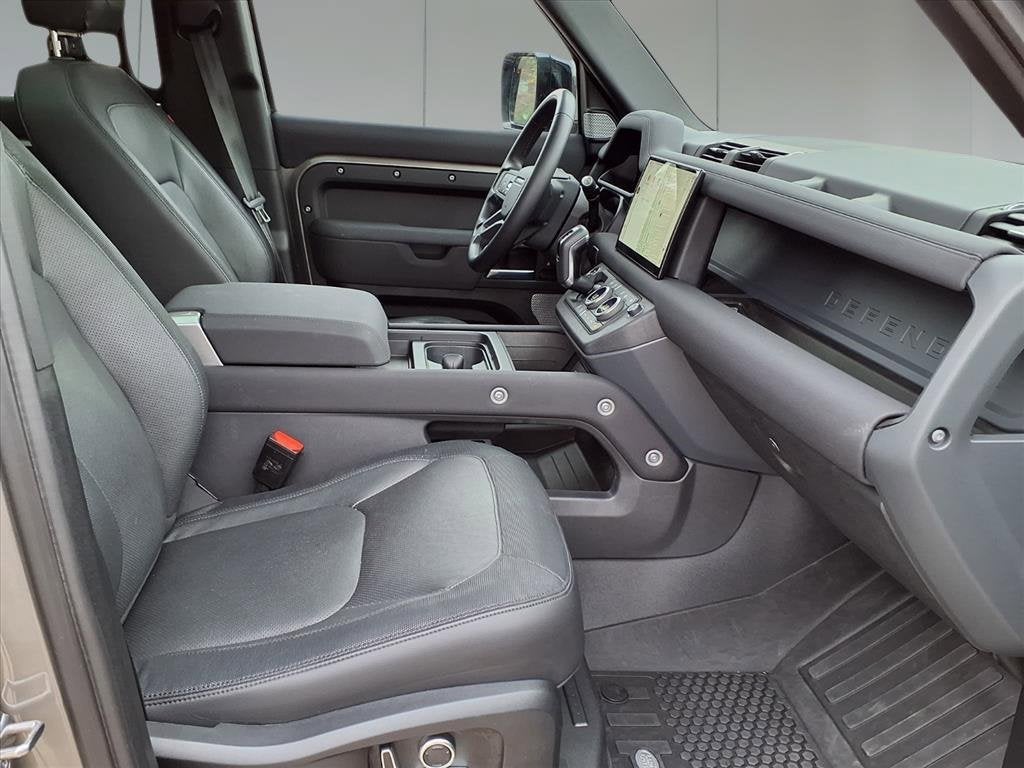 2023 Land Rover Defender X-Dynamic SE