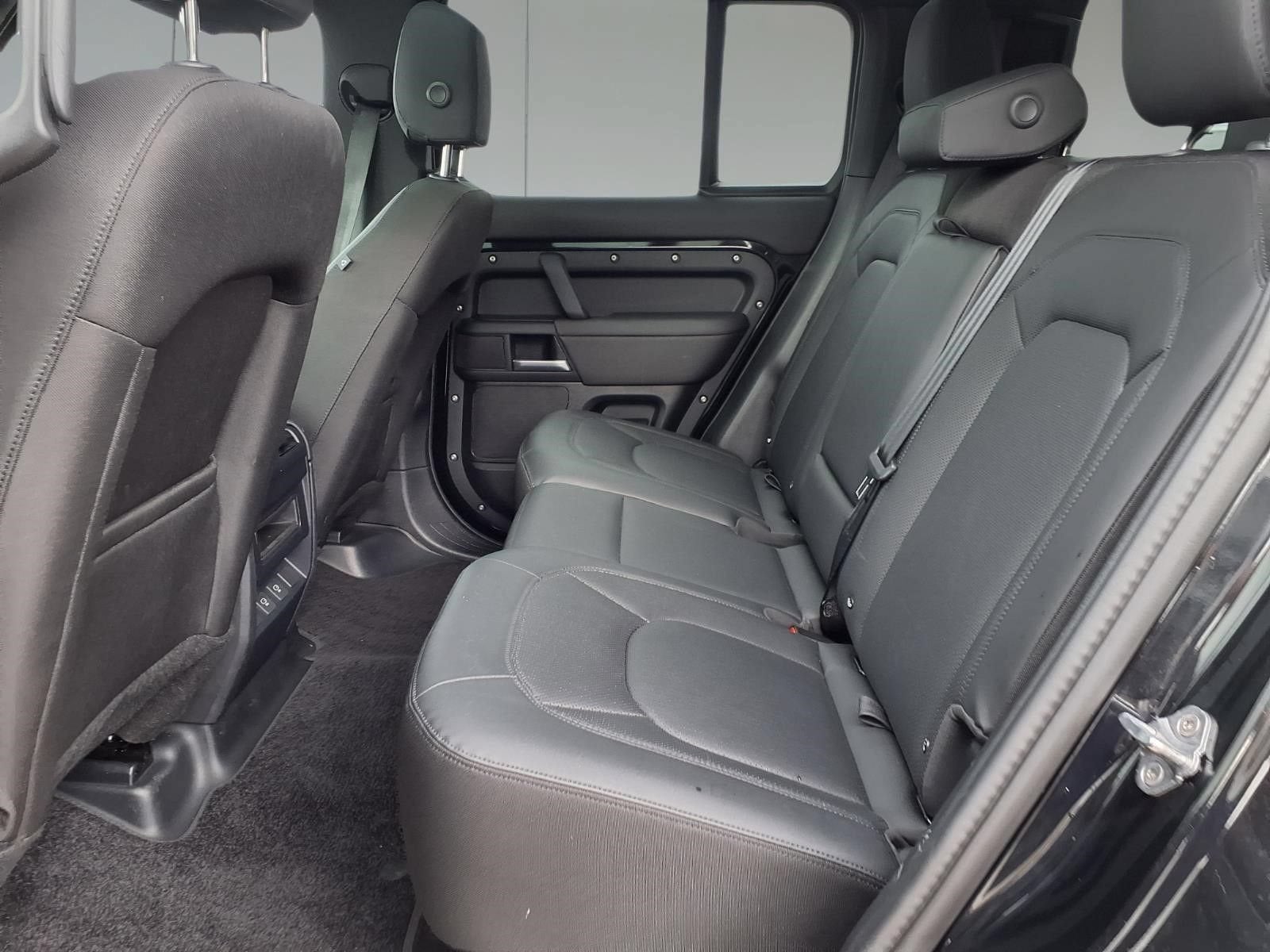 2025 Land Rover Defender S