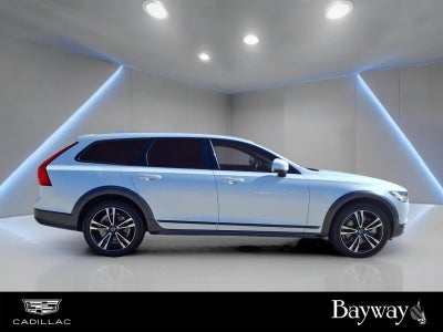 2018 Volvo V90 Cross Country T5MOMENTUM