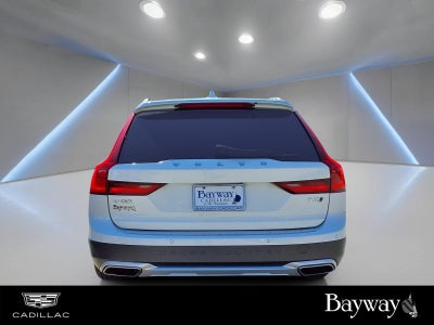 2018 Volvo V90 Cross Country T5MOMENTUM