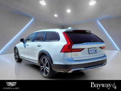2018 Volvo V90 Cross Country T5MOMENTUM