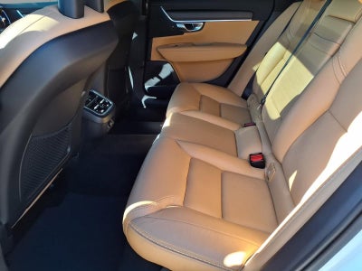 2018 Volvo V90 Cross Country T5MOMENTUM