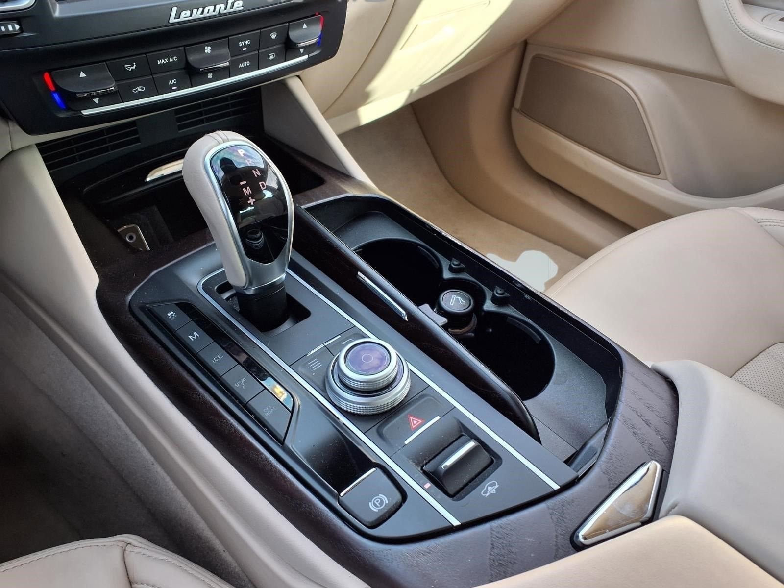 2018 Maserati Levante NA
