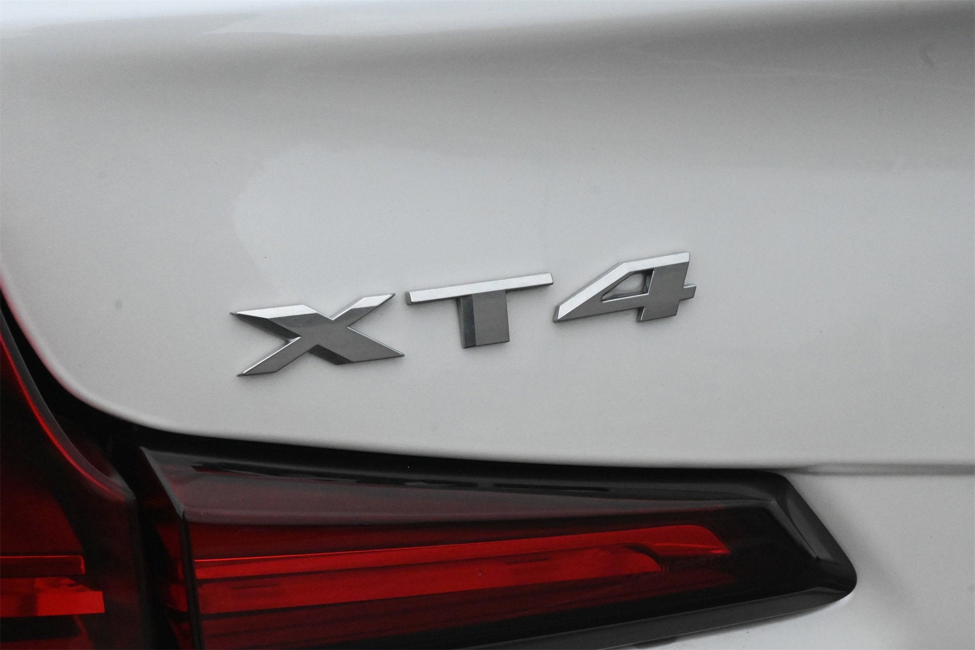 2024 Cadillac XT4 Luxury