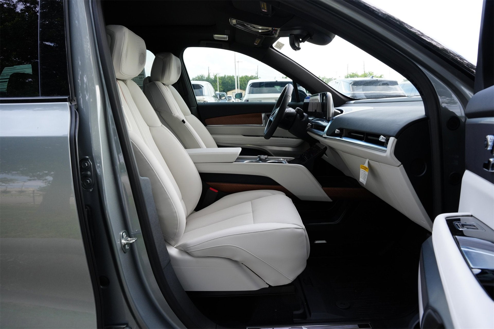 2026 Cadillac VISTIQ Luxury