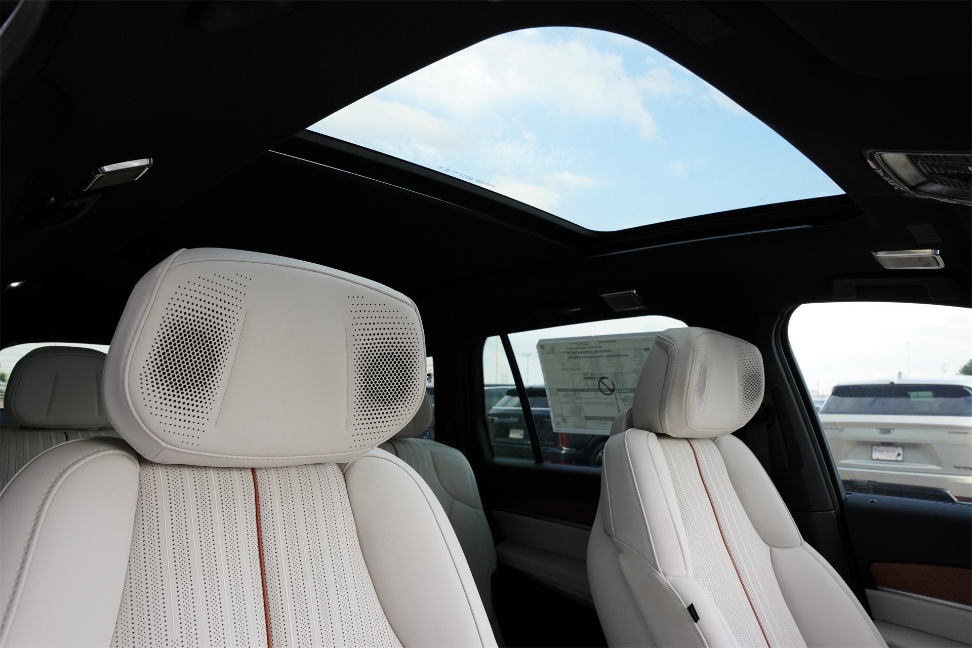 2026 Cadillac VISTIQ Luxury