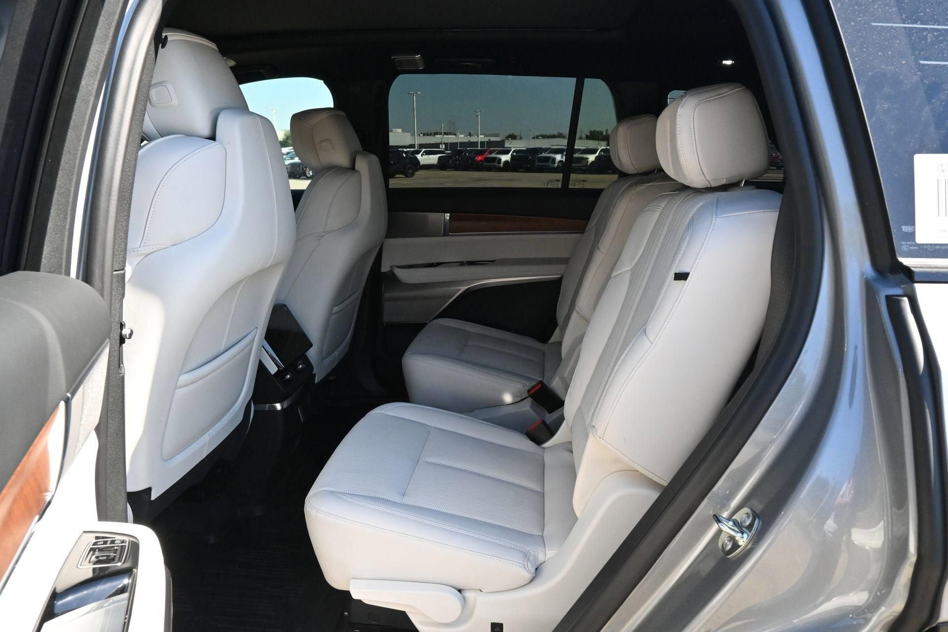 2026 Cadillac VISTIQ Sport