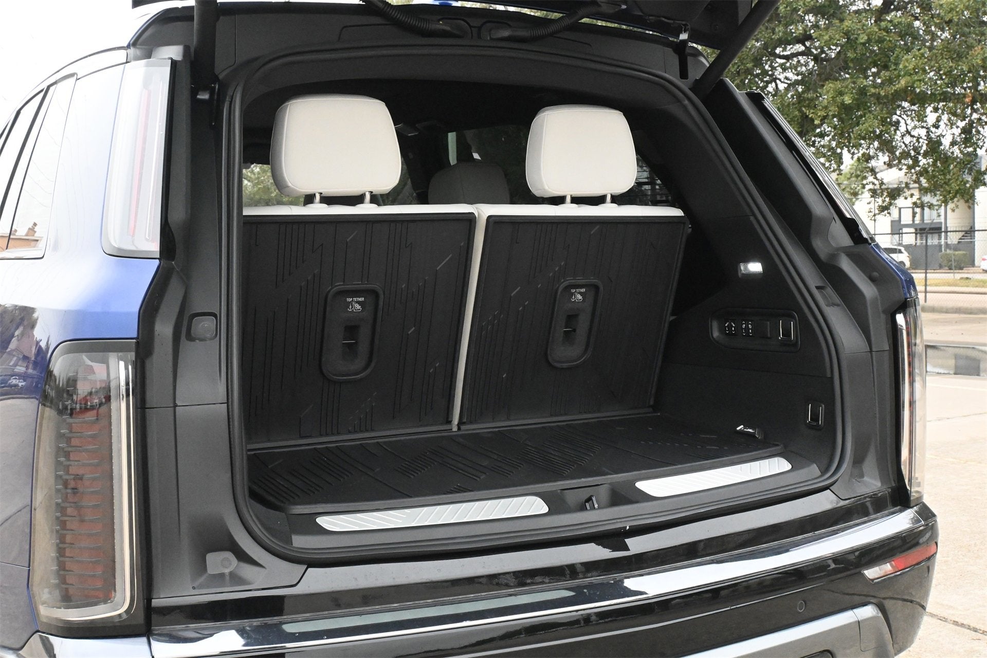 2026 Cadillac VISTIQ Sport