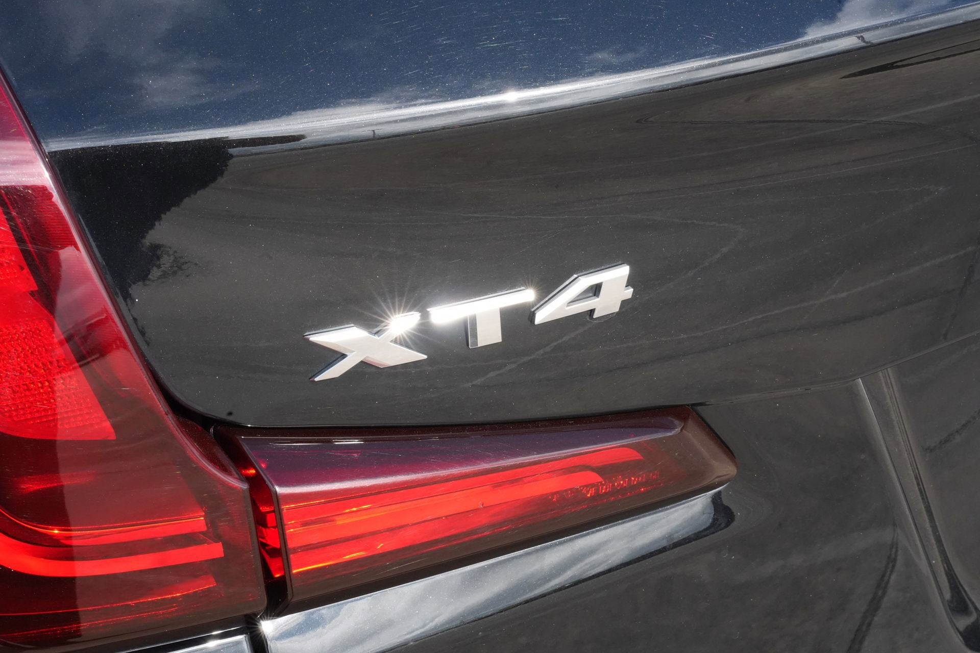 2025 Cadillac XT4 Premium Luxury