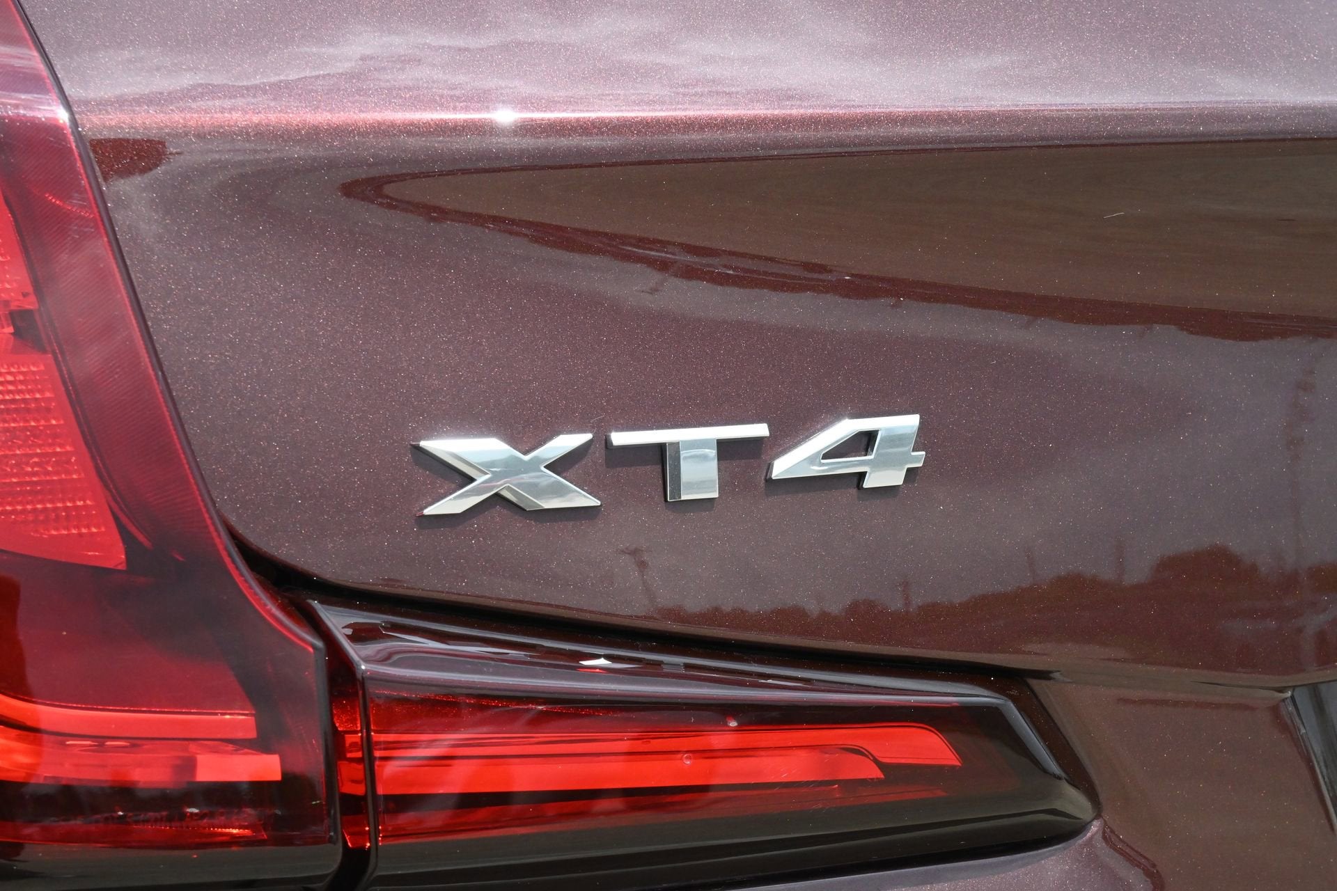 2022 Cadillac XT4 Premium Luxury
