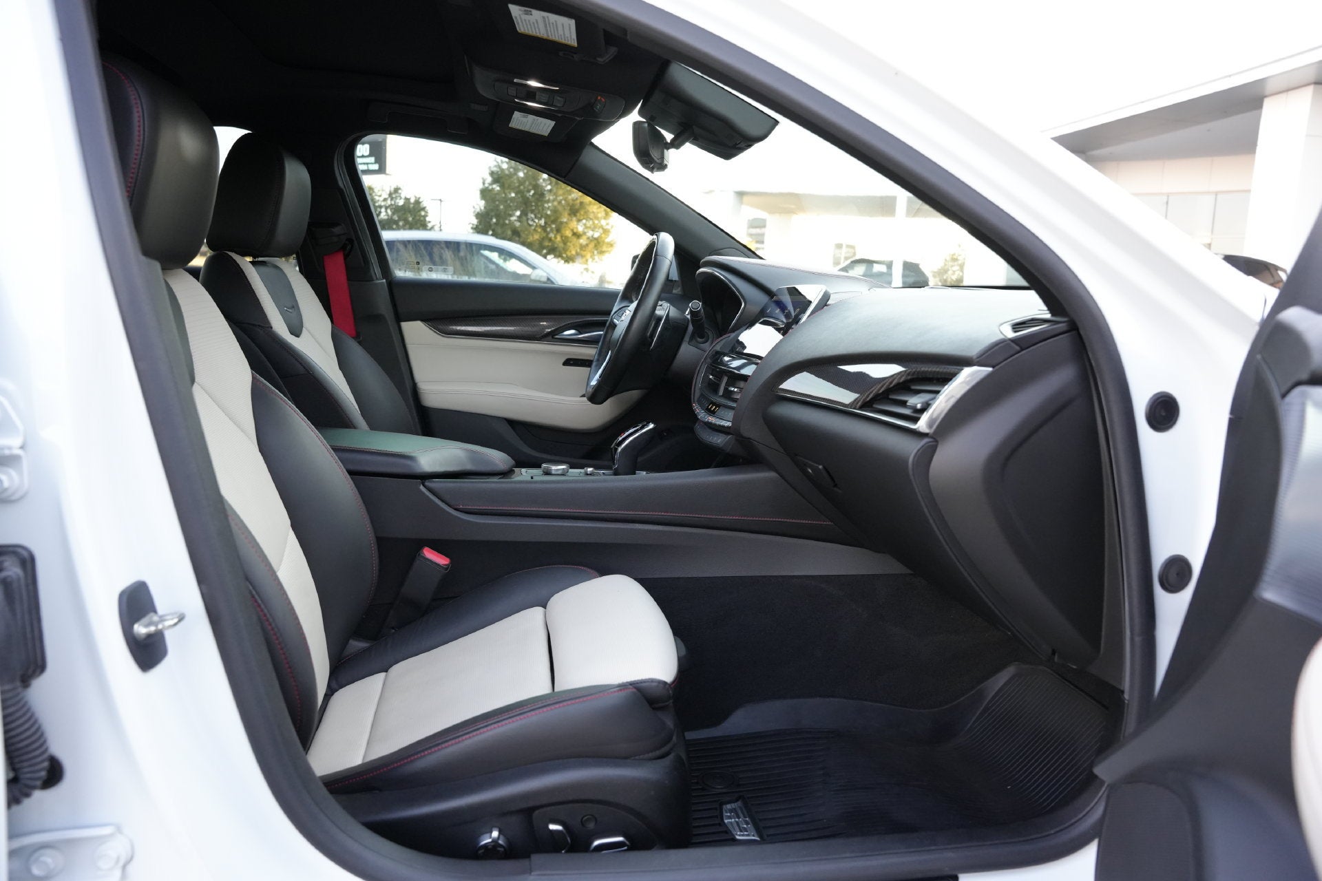 2025 Cadillac XT4 Sport