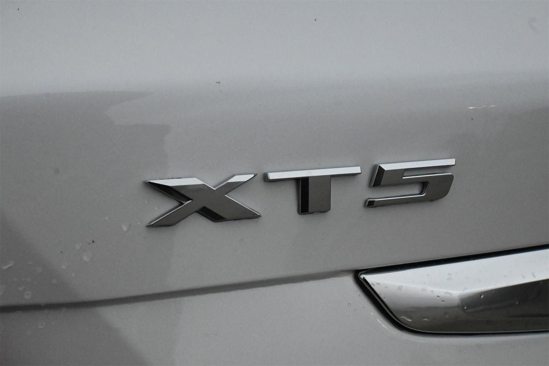 2026 Cadillac XT5 Luxury