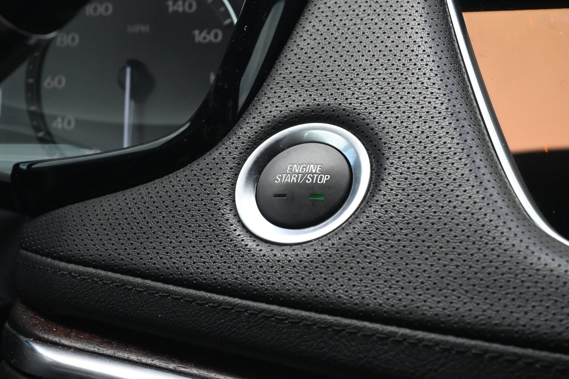2022 Cadillac XT5 FWD Premium Luxury