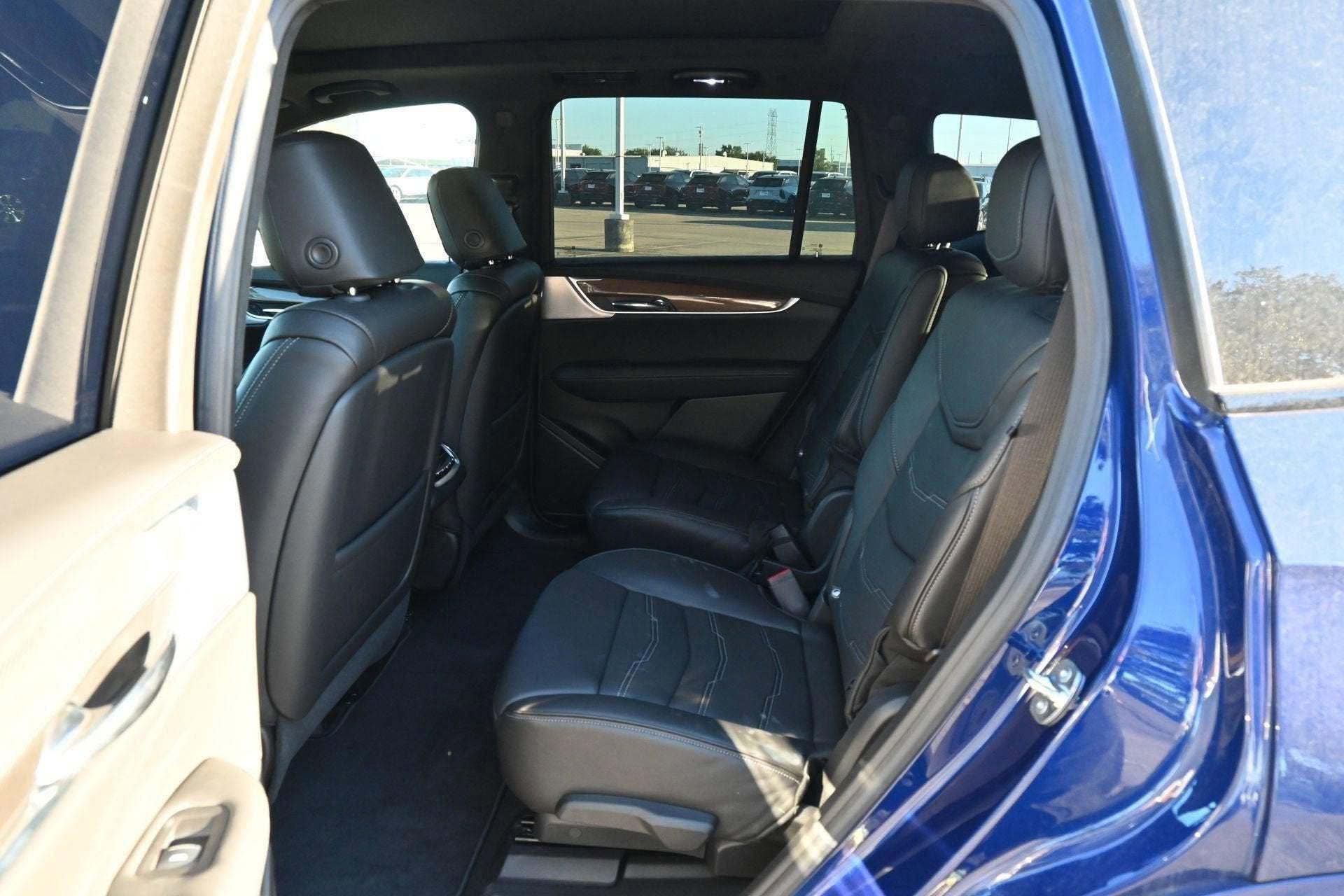 2025 Cadillac XT6 Sport