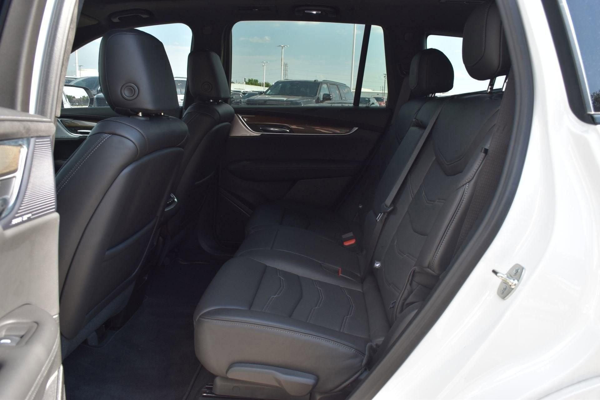 2025 Cadillac XT6 Sport