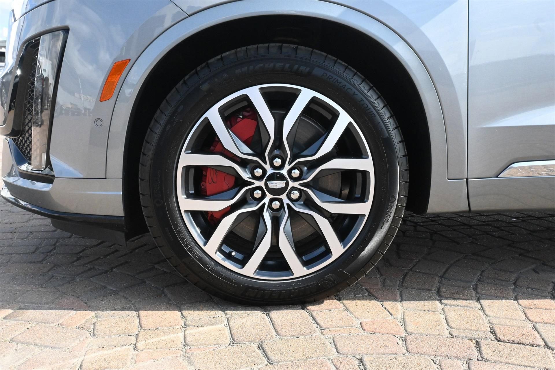 2025 Cadillac XT6 Sport