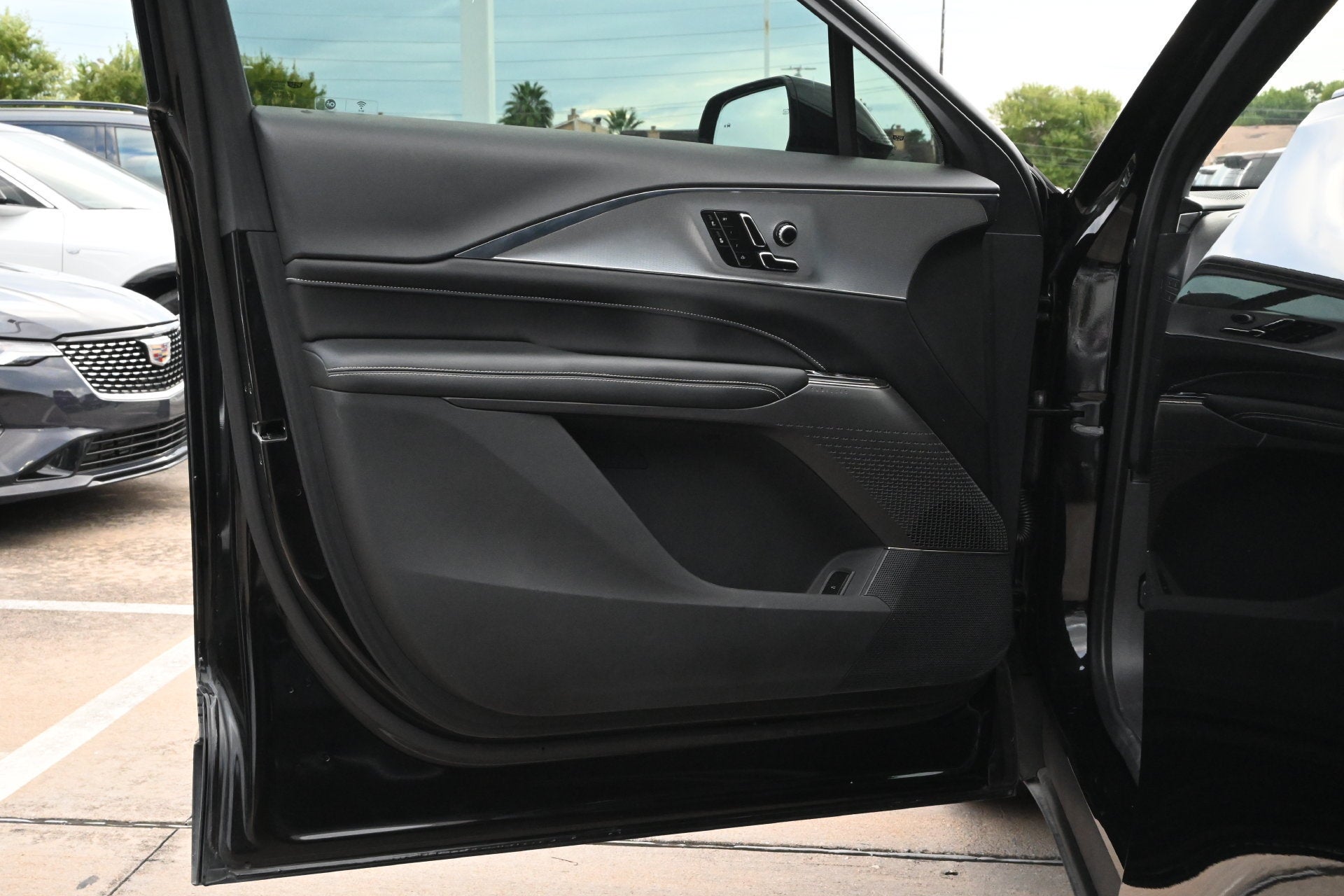 2024 Cadillac LYRIQ Tech
