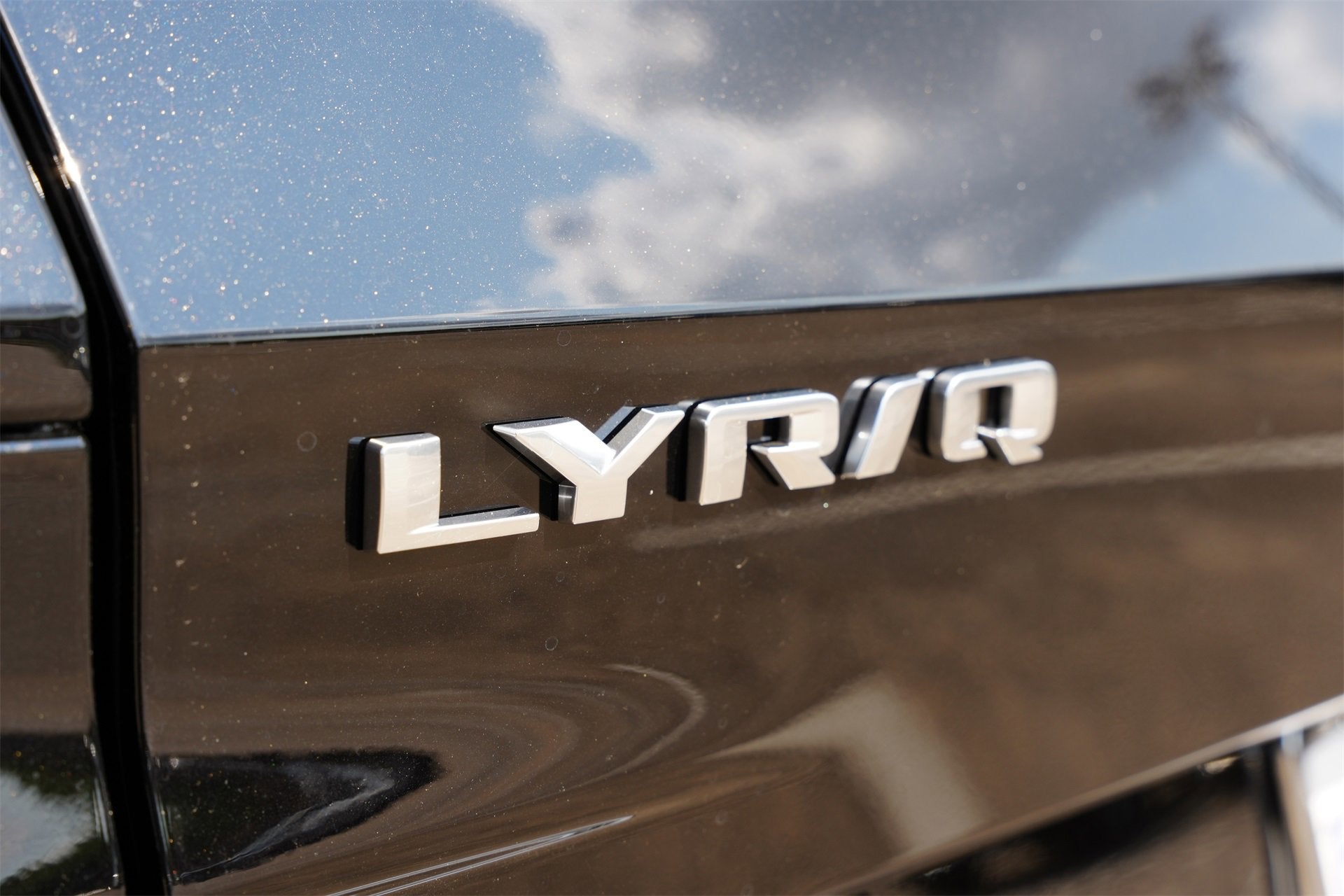 2025 Cadillac LYRIQ Luxury 1