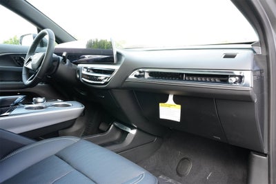 2025 Cadillac LYRIQ Luxury 1