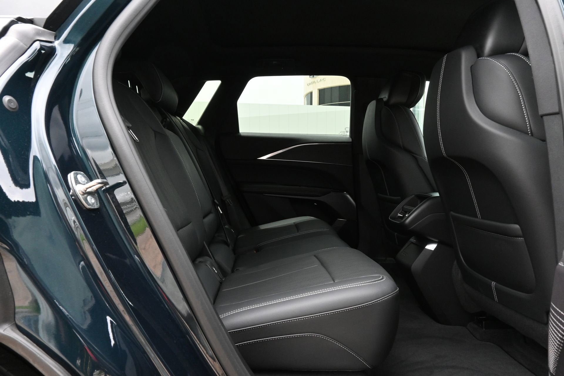 2024 Cadillac LYRIQ Luxury 1