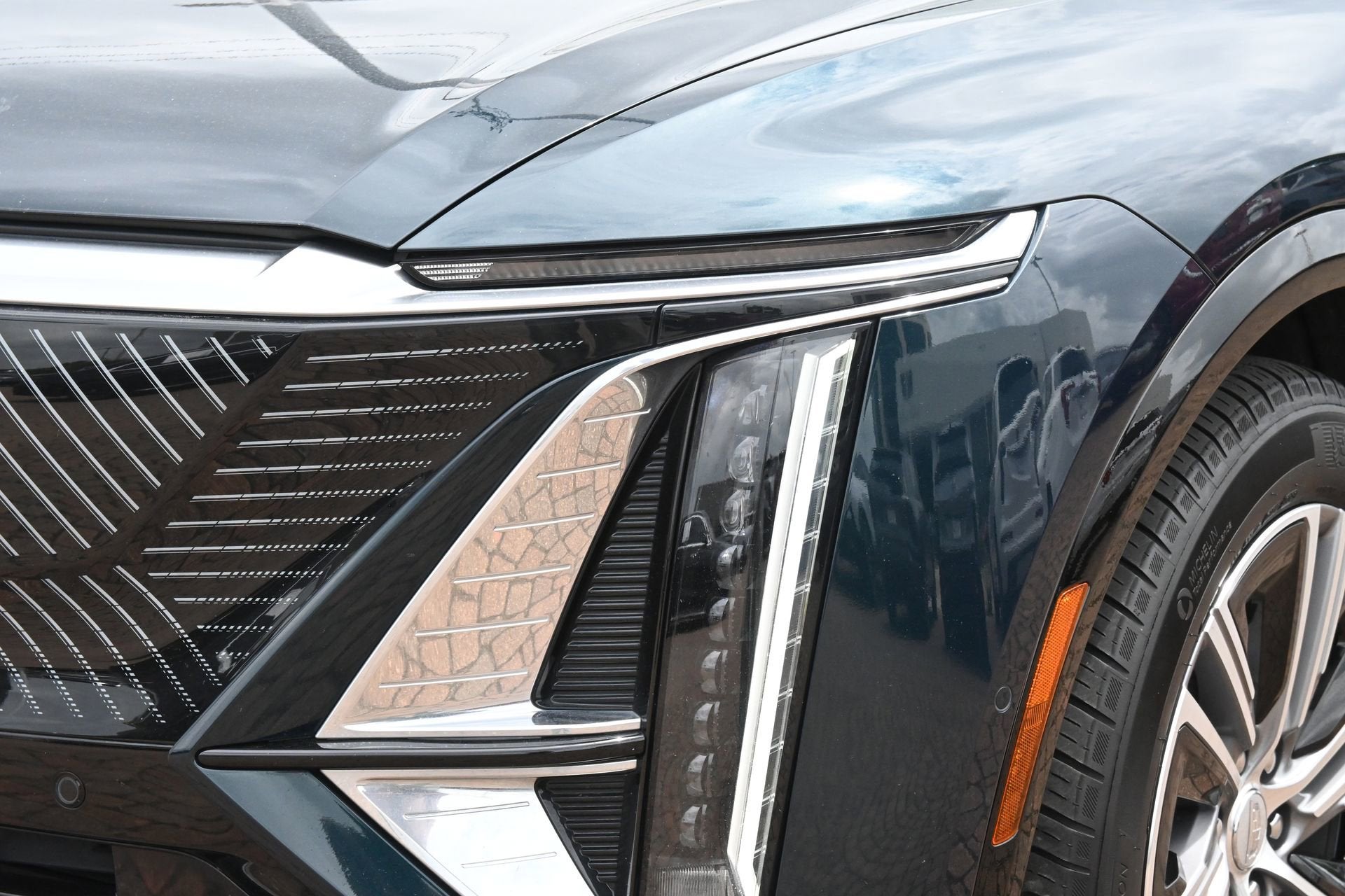 2024 Cadillac LYRIQ Luxury 1