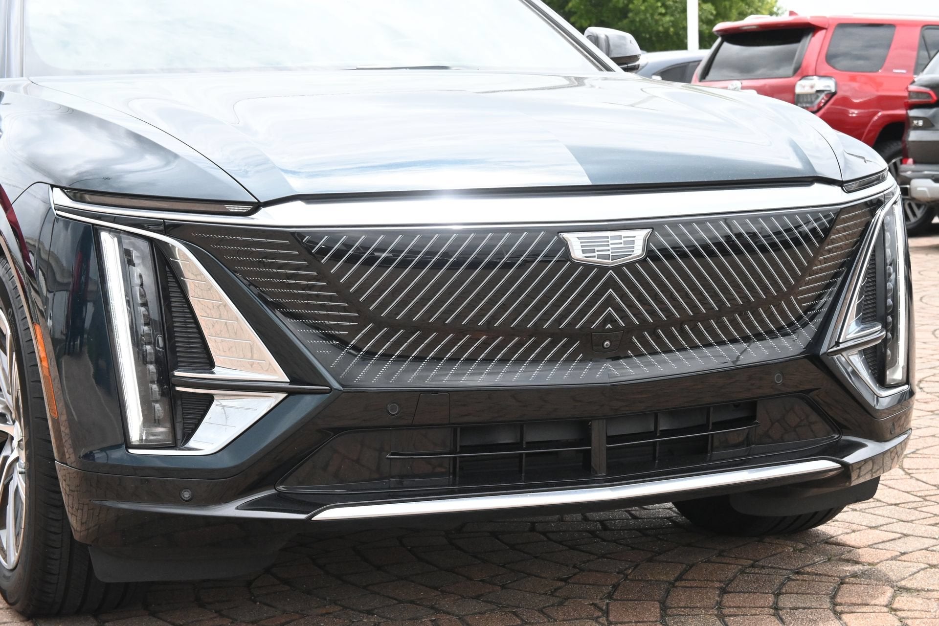 2024 Cadillac LYRIQ Luxury 1