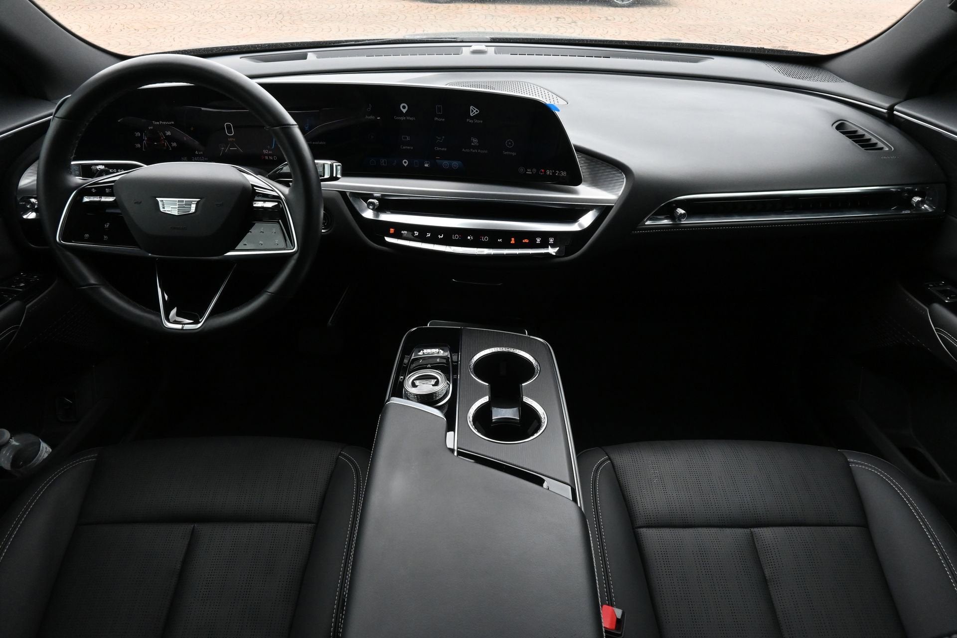 2024 Cadillac LYRIQ Luxury 1