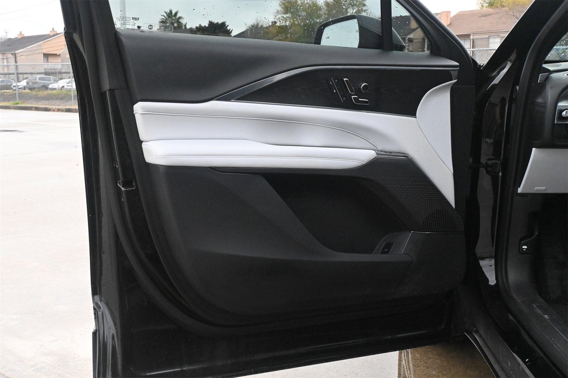 2024 Cadillac LYRIQ Luxury 1