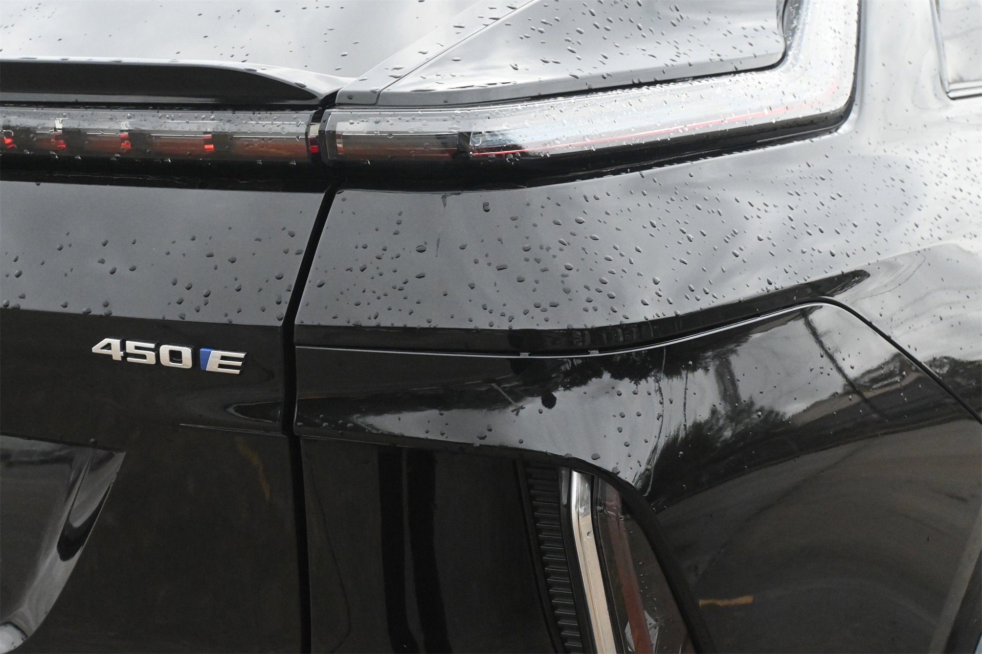 2024 Cadillac LYRIQ Luxury 1