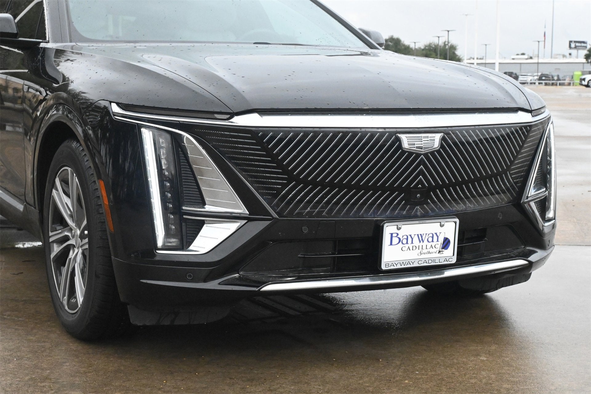 2024 Cadillac LYRIQ Luxury 1