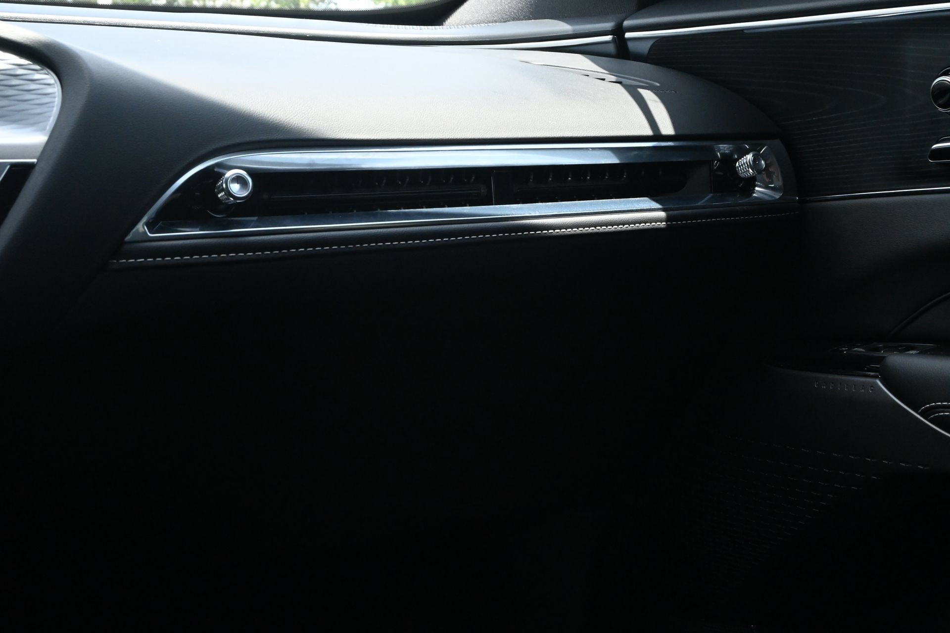 2024 Cadillac LYRIQ Luxury 1