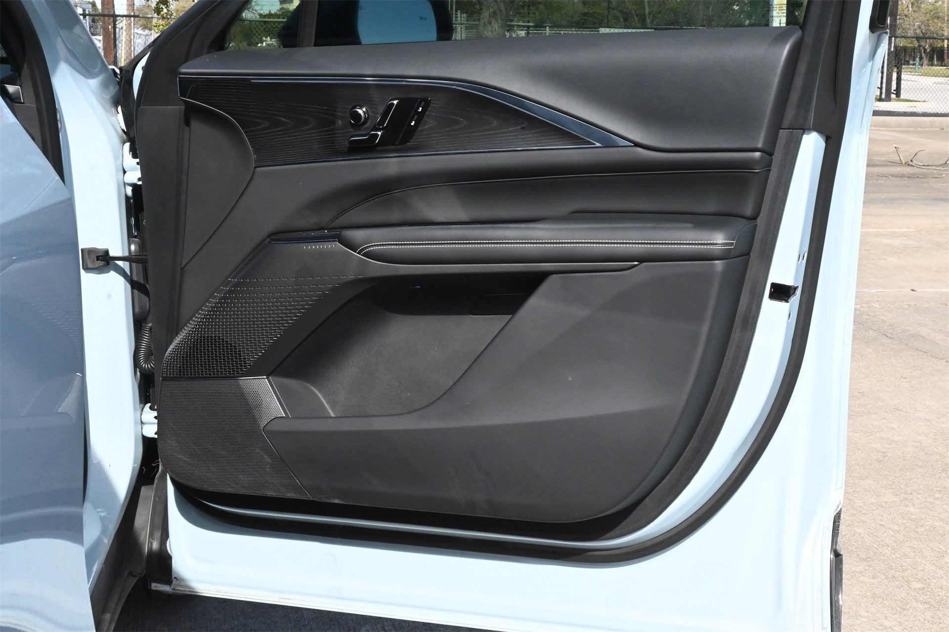 2024 Cadillac LYRIQ Luxury 1