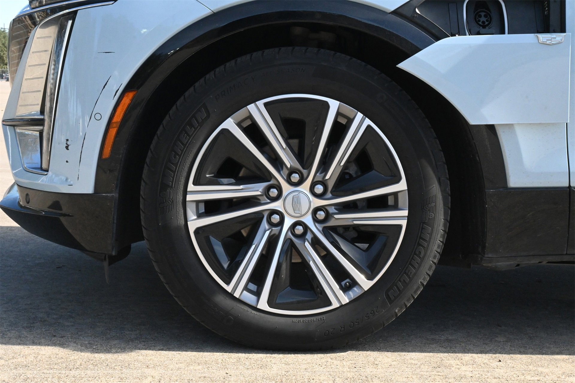 2024 Cadillac LYRIQ Luxury 1