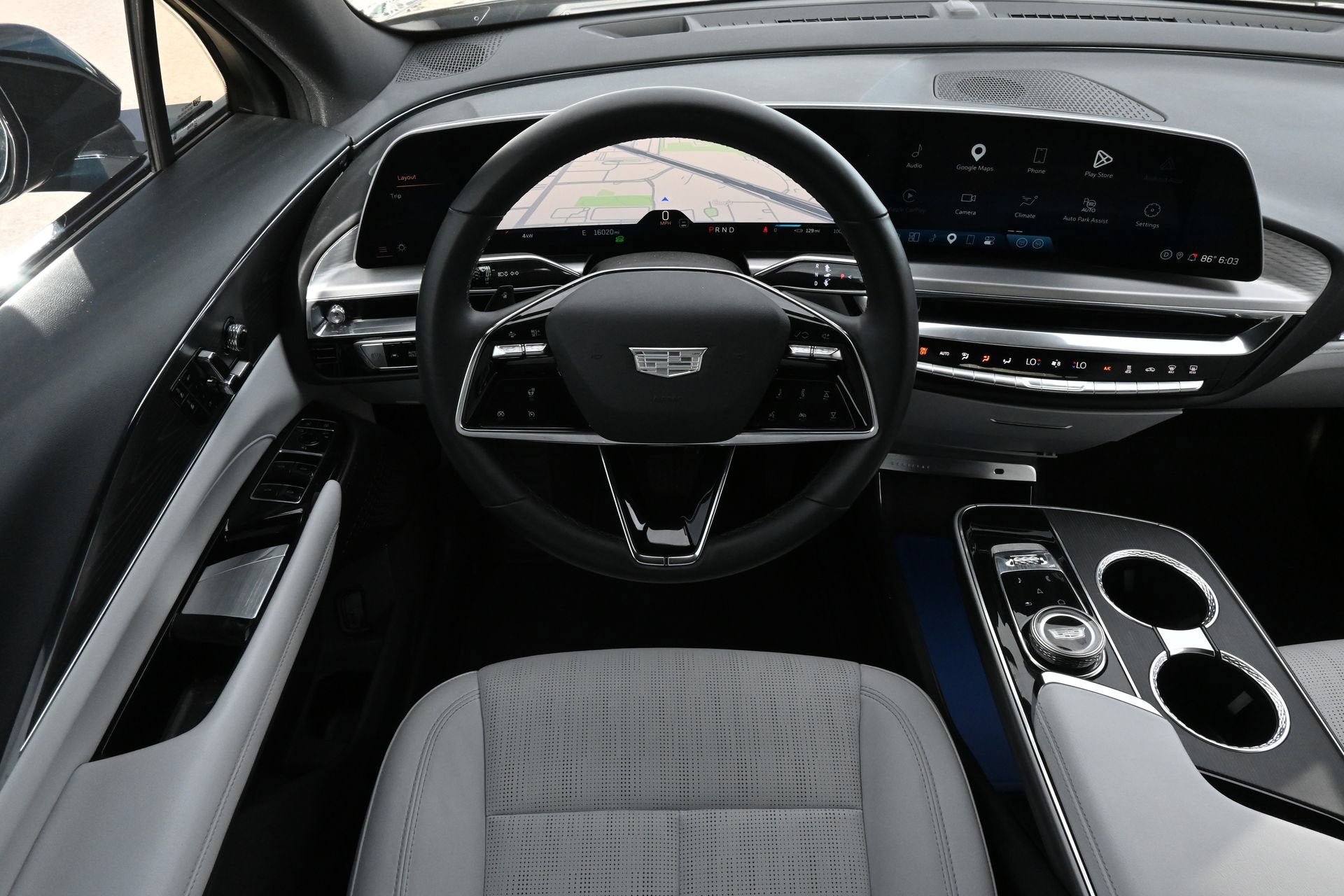2024 Cadillac LYRIQ Luxury 1