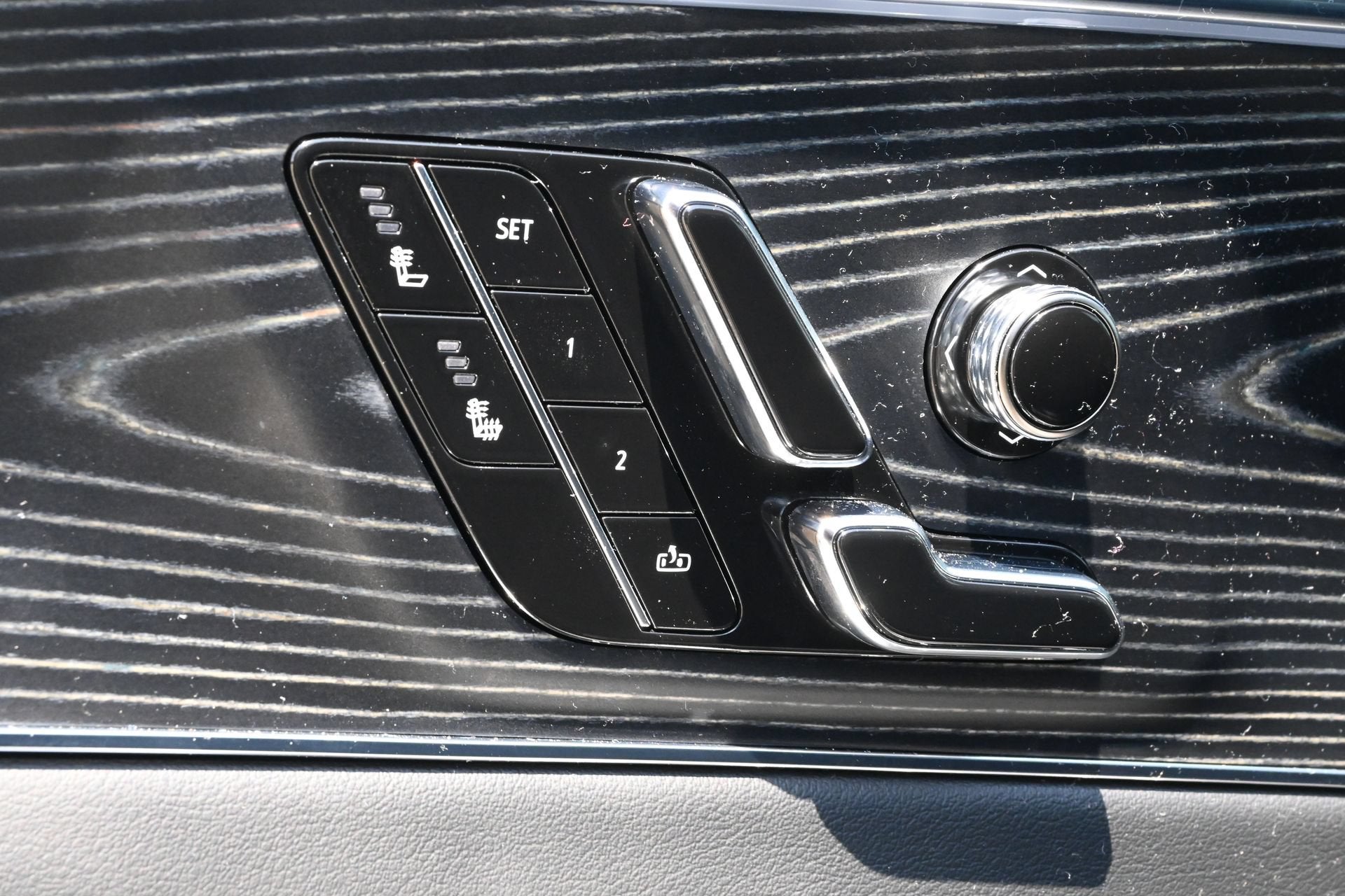 2024 Cadillac LYRIQ Luxury 1