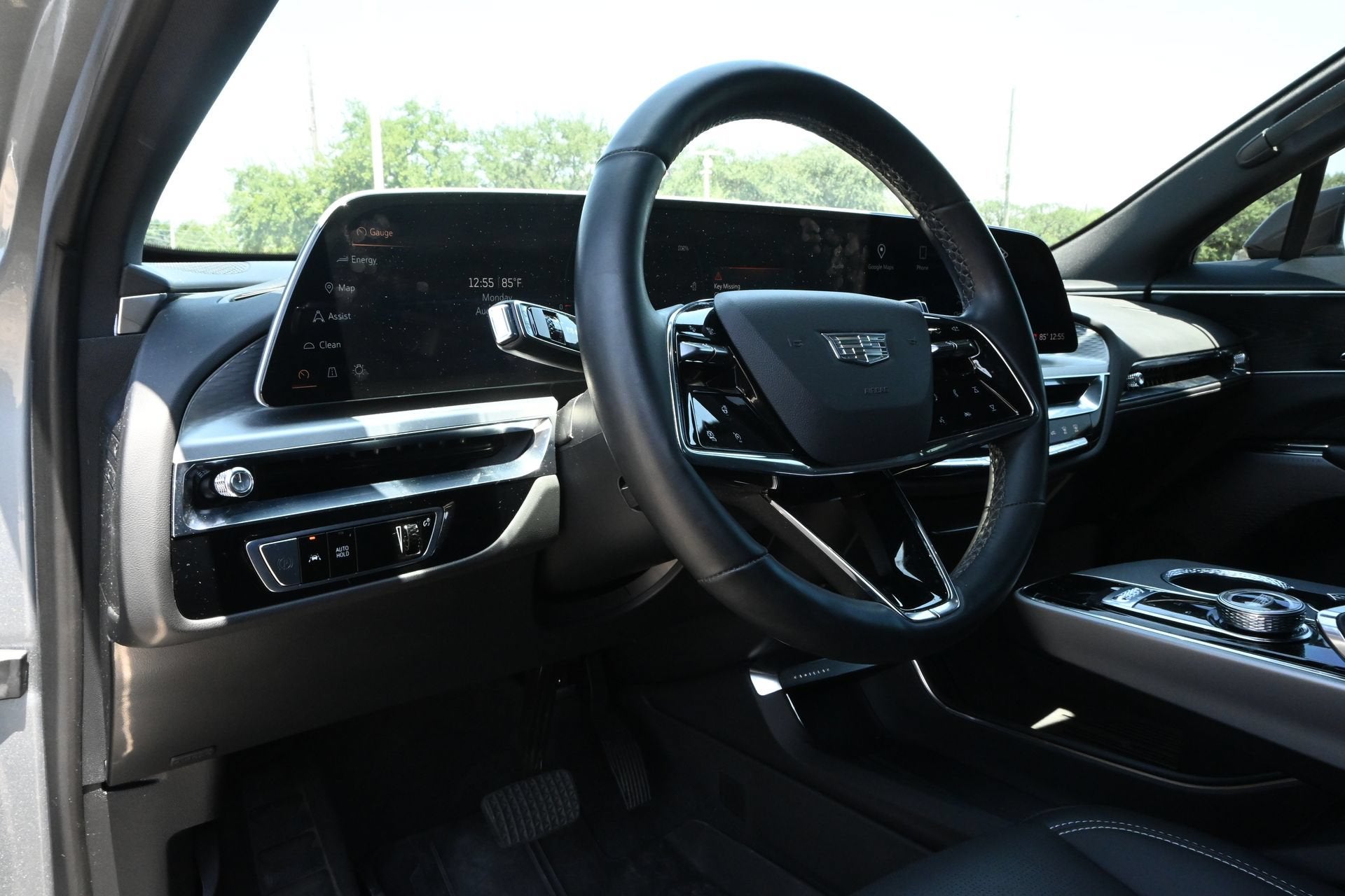 2024 Cadillac LYRIQ Luxury 1