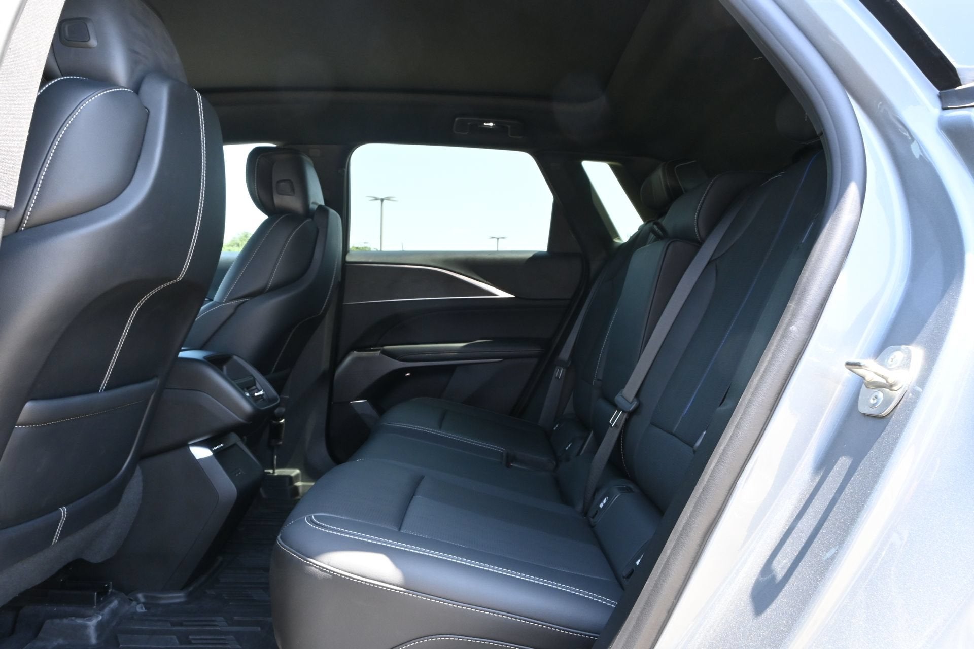 2024 Cadillac LYRIQ Luxury 1