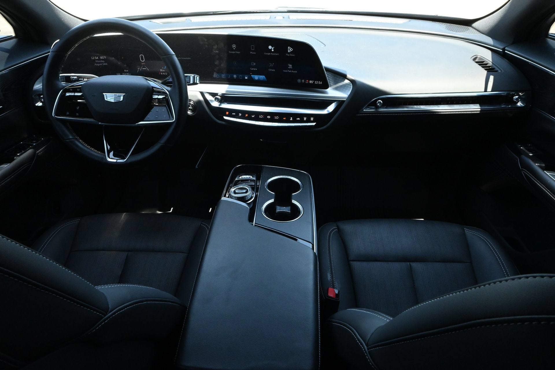 2024 Cadillac LYRIQ Luxury 1