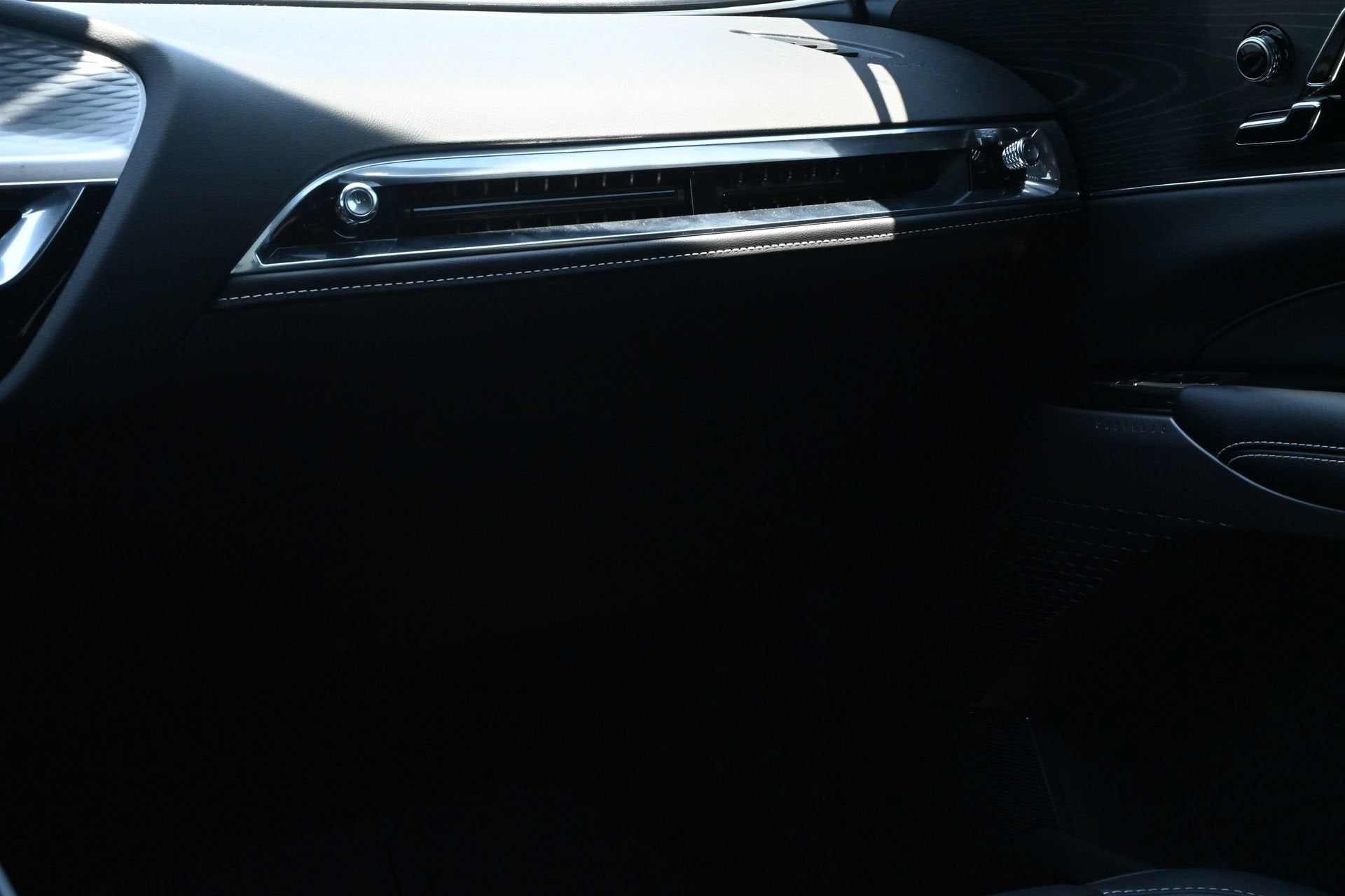 2024 Cadillac LYRIQ Luxury 1