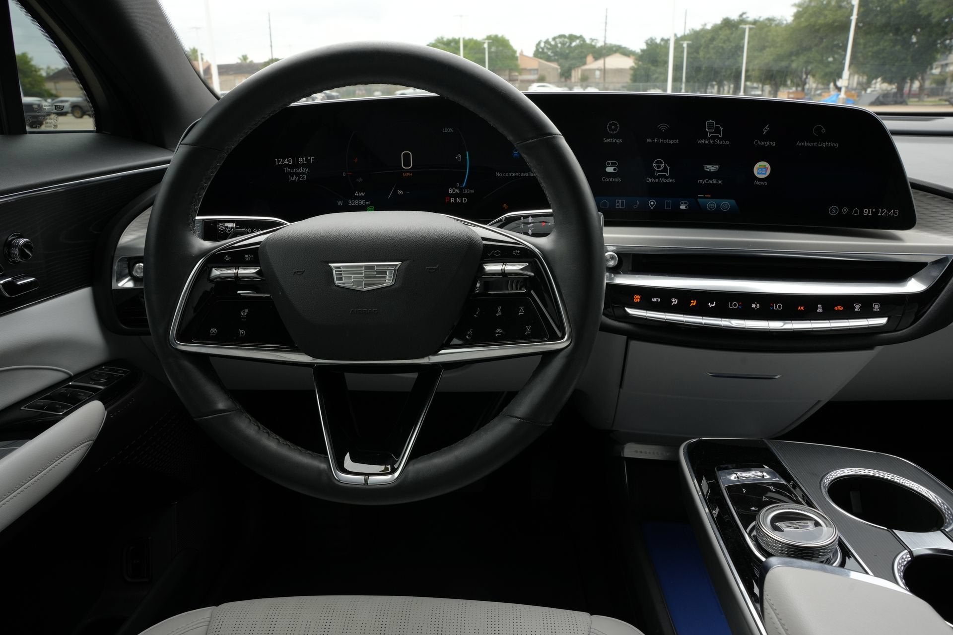 2024 Cadillac LYRIQ Luxury 1