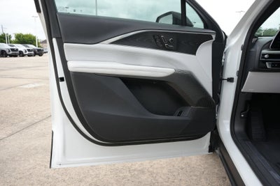 2024 Cadillac LYRIQ Luxury 1