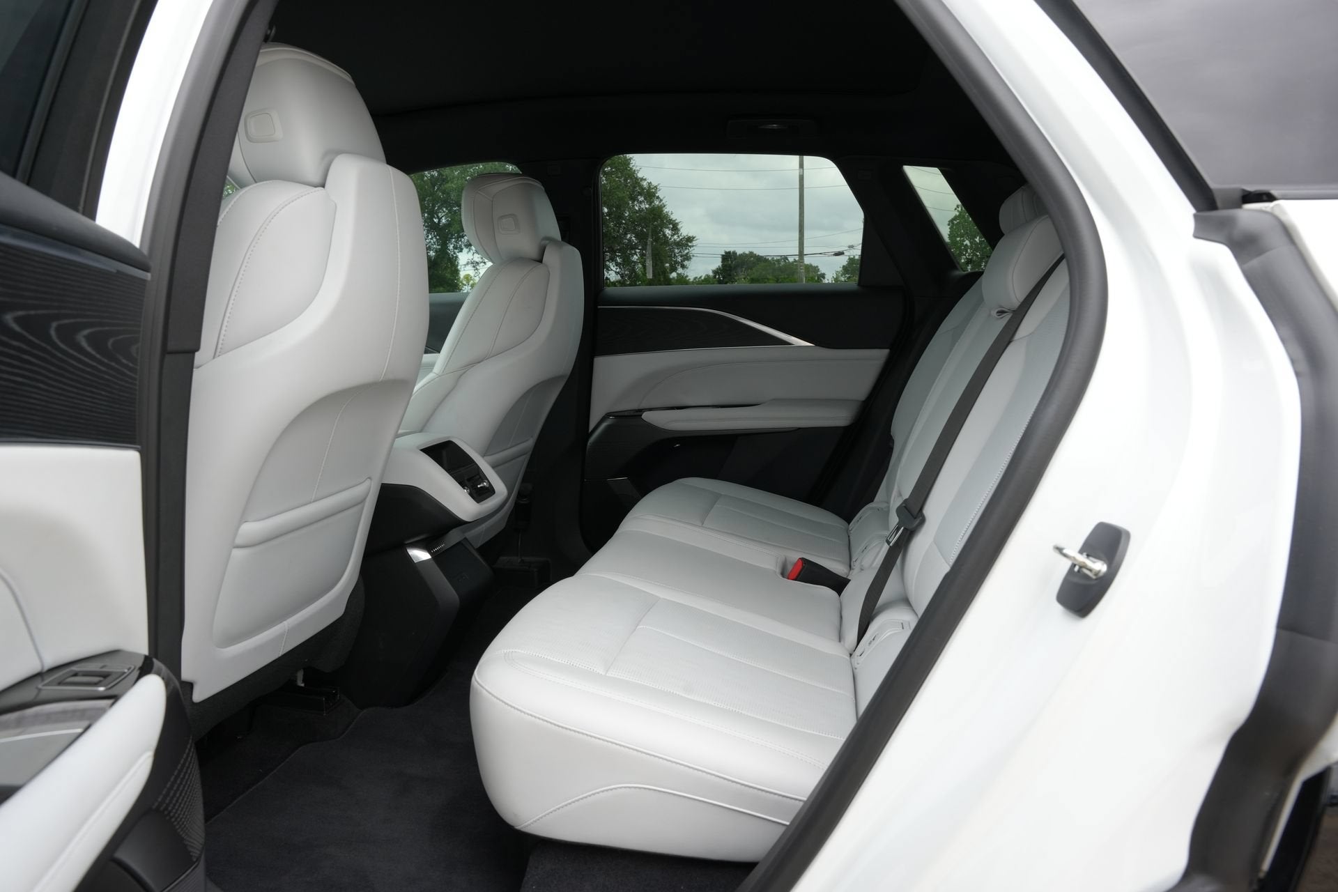 2024 Cadillac LYRIQ Luxury 1