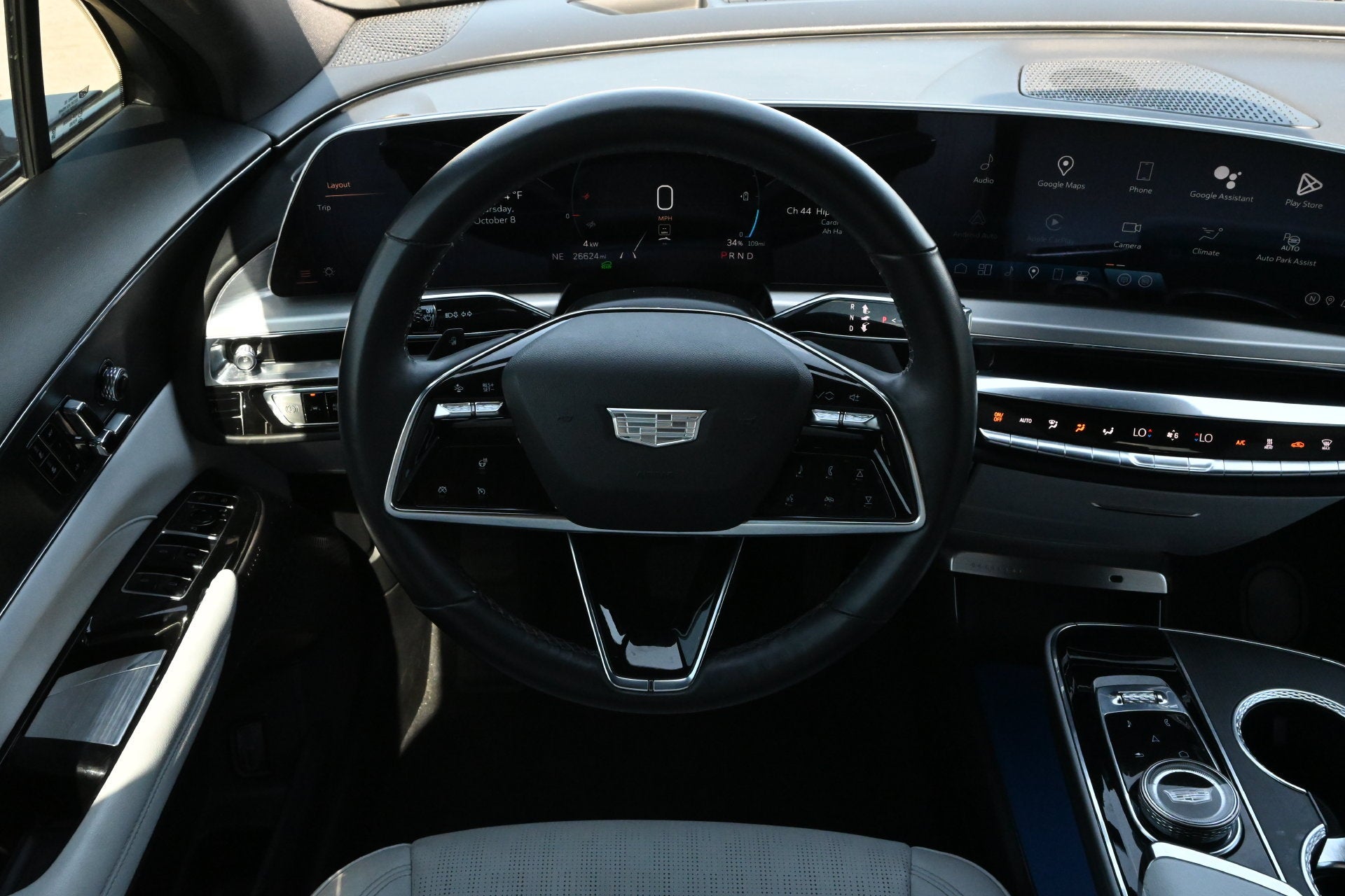 2024 Cadillac LYRIQ Luxury 1