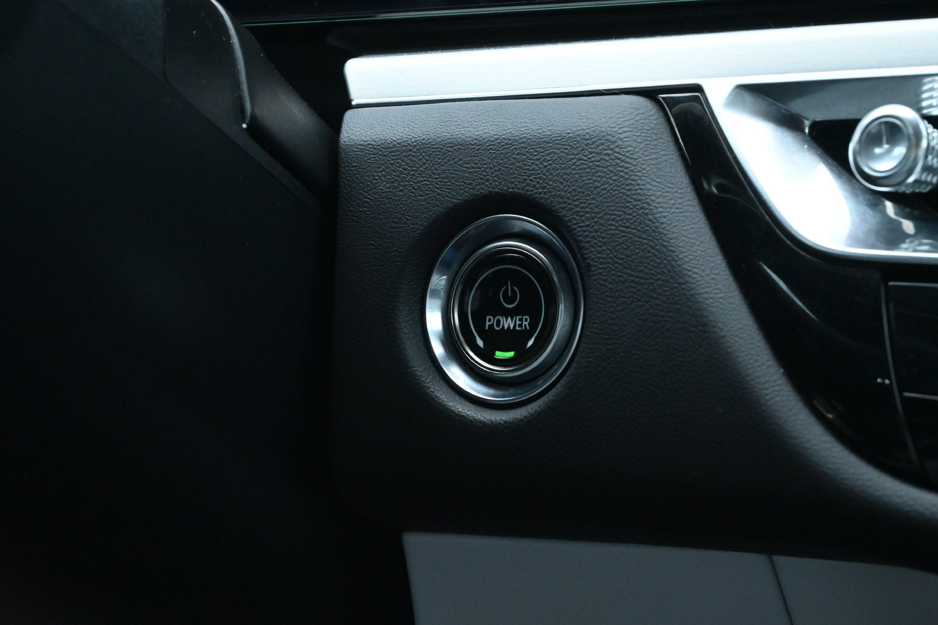 2024 Cadillac LYRIQ Luxury 1