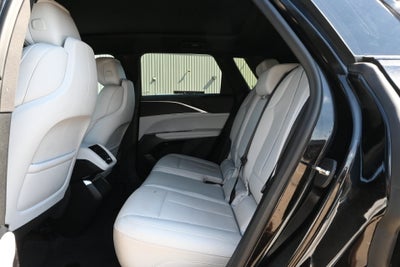 2024 Cadillac LYRIQ Luxury 1