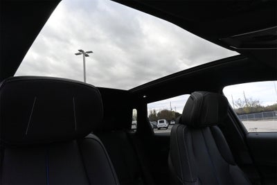 2024 Cadillac LYRIQ Luxury 2